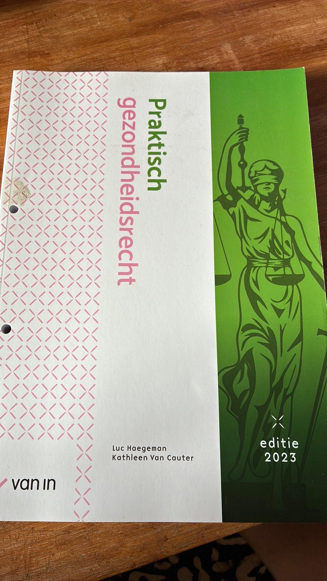 Vroedkunde boek Praktisch gezonheidsrecht, Ophalen of Verzenden, Zo goed als nieuw