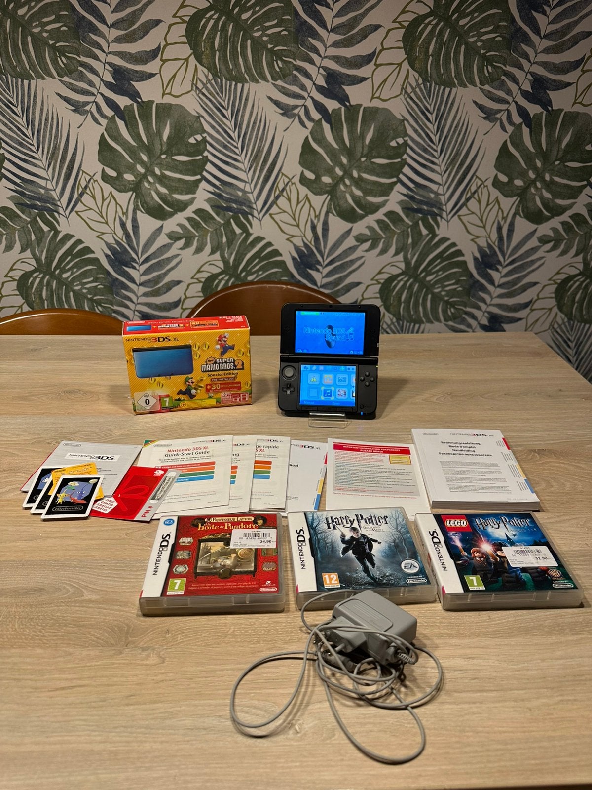 Nintendo 3DS XL complete in box & jailbroken, Consoles de jeu & Jeux vidéo, Consoles de jeu | Nintendo 2DS & 3DS, Enlèvement ou Envoi