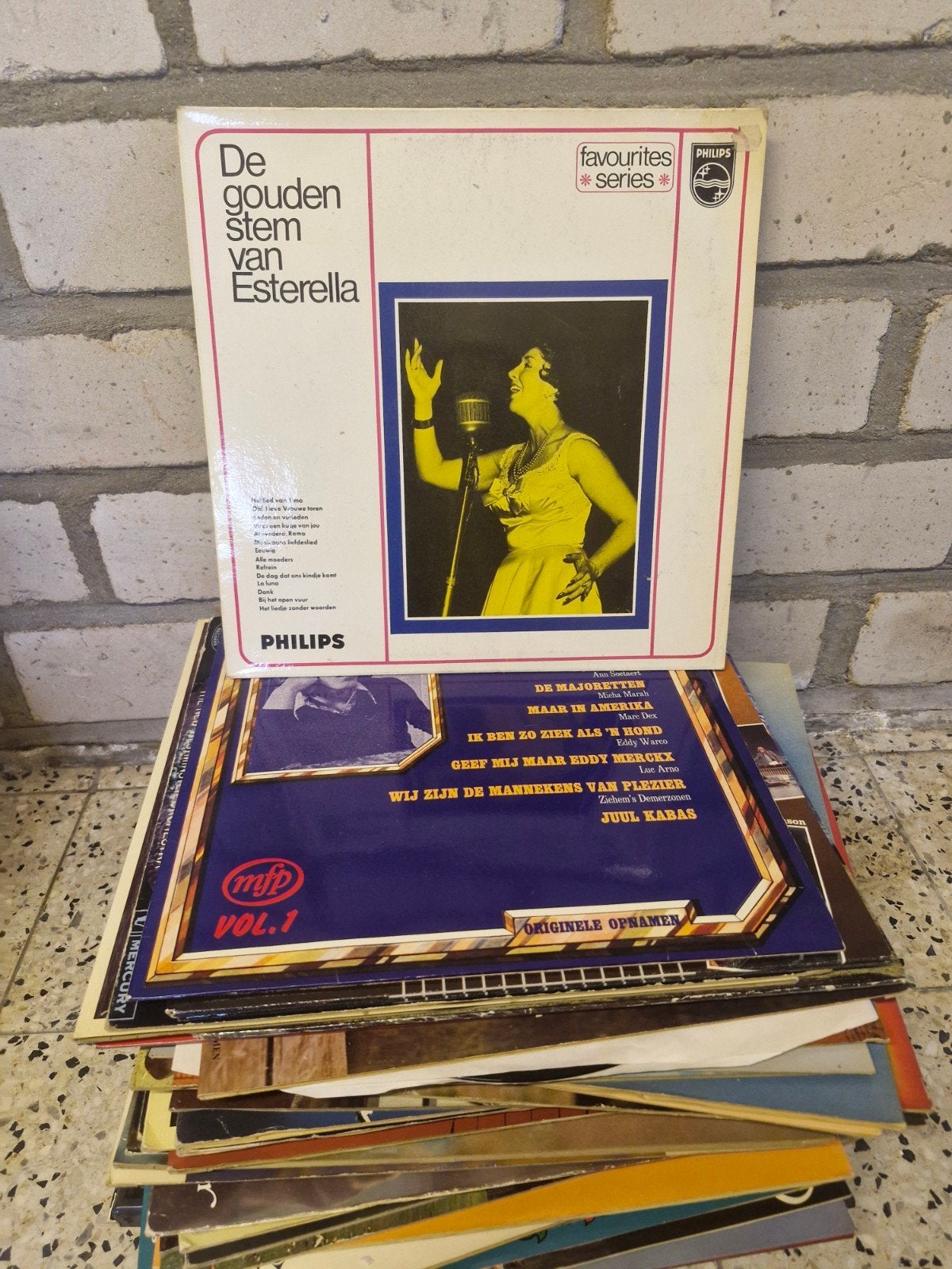 Partij oud platen, Ophalen