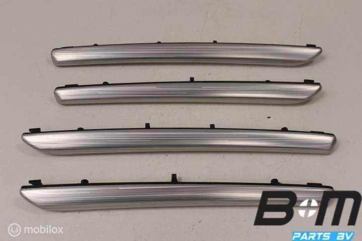 Sierlijsten in portieren Audi A3 8V Sedan, Utilisé