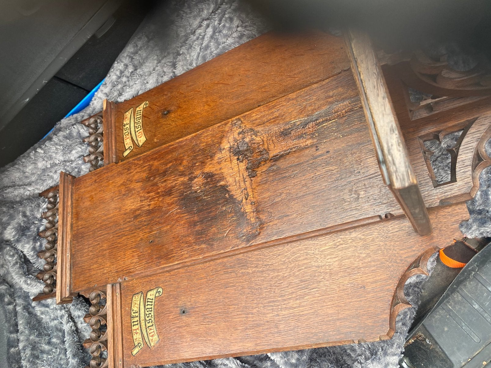 Beeldhouder   Hout antiek kerk mis, Ophalen