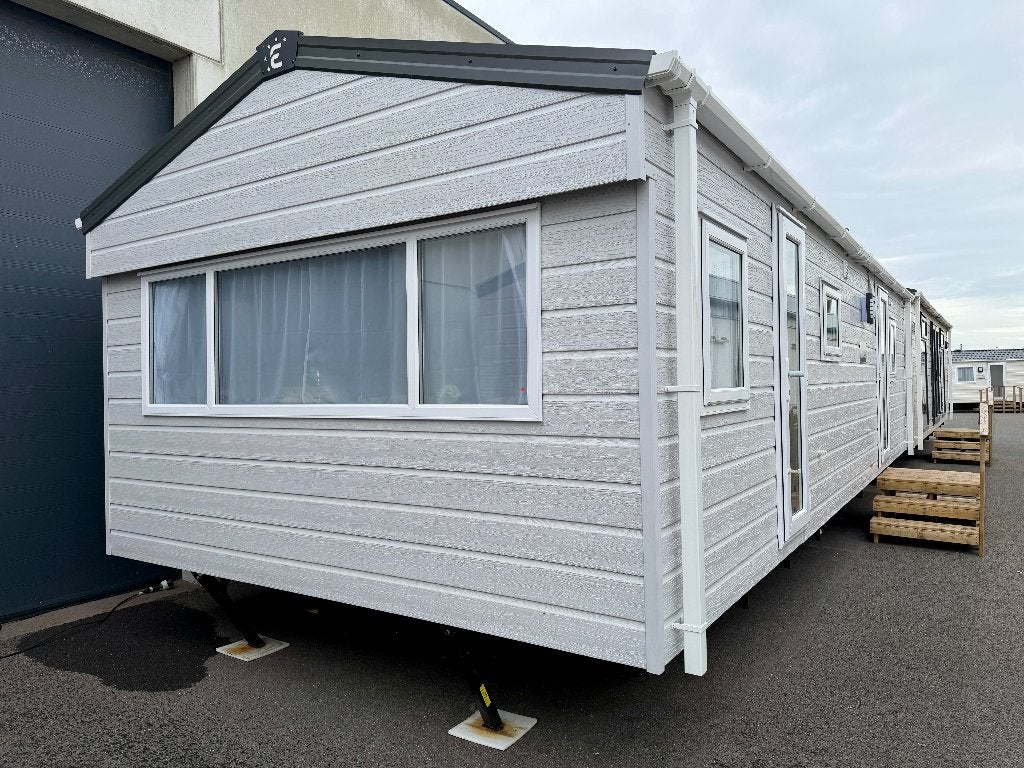 STOCK Tropical 900x370 @ Desmet Caravan Center, Caravanes & Camping, Jusqu'à 4