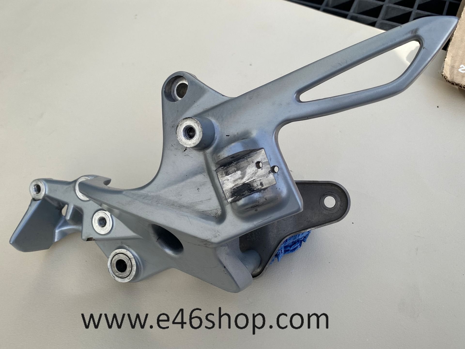 VOETSTEUN SCHETSPLAAT LINKS BMW F800 2011 OE 7678669, Motos, -, Utilisé, -, -