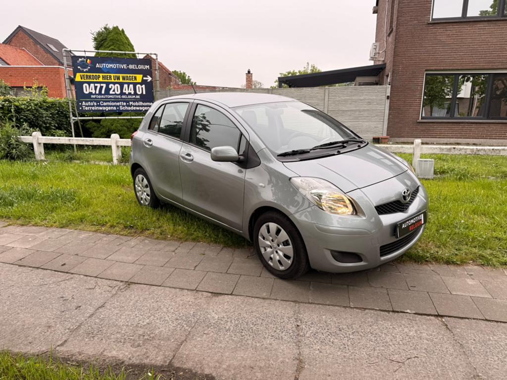 Toyoya Yaris Benzine Auotmaat 07.000km, Autos, Toyota, Argent ou Gris, Achat, Entreprise, 5 portes