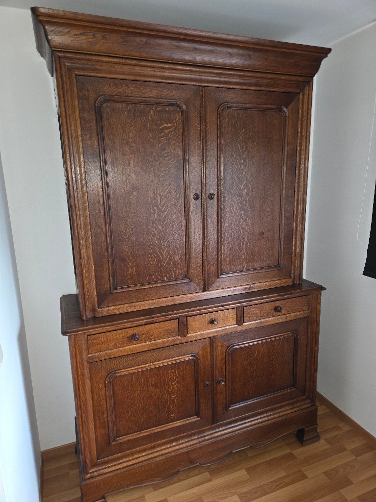 Antieke kast, Ophalen