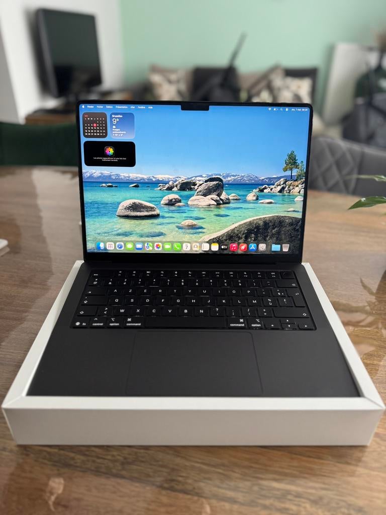 MACBOOK PRO M5 14", Maison & Meubles, Ameublement | Papier peint, Enlèvement ou Envoi