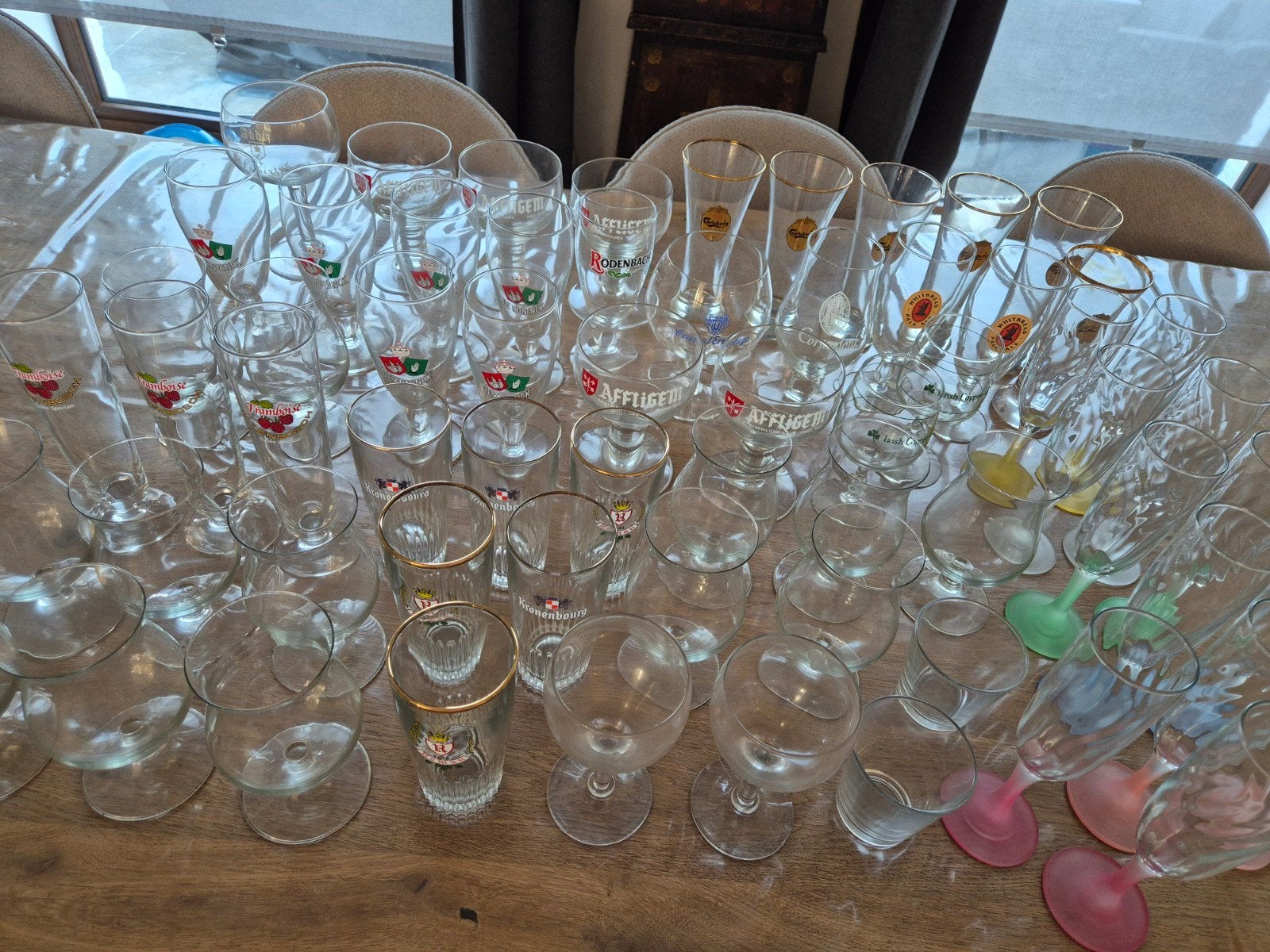 Partij met 63 glazen, zowel wijn als bierglazen., Huis en Inrichting, Ophalen