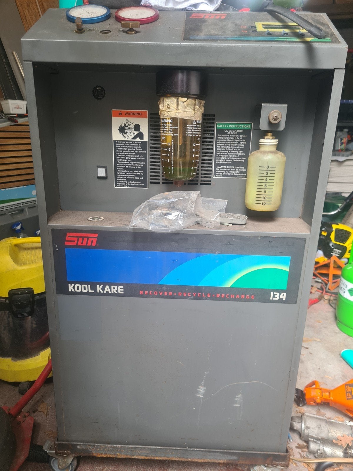 SUN Kool Kare 134 Airco Service Machine + volle fles R134a, Ophalen