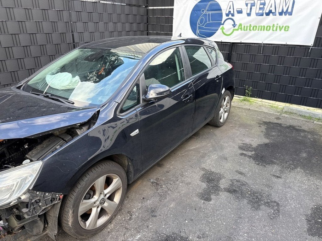 PORTE AVANT GAUCHE Astra J Sports Tourer (PD8 / PE8 / PF8), Opel, Opel Automobile GmbH, Utilisé, Porte