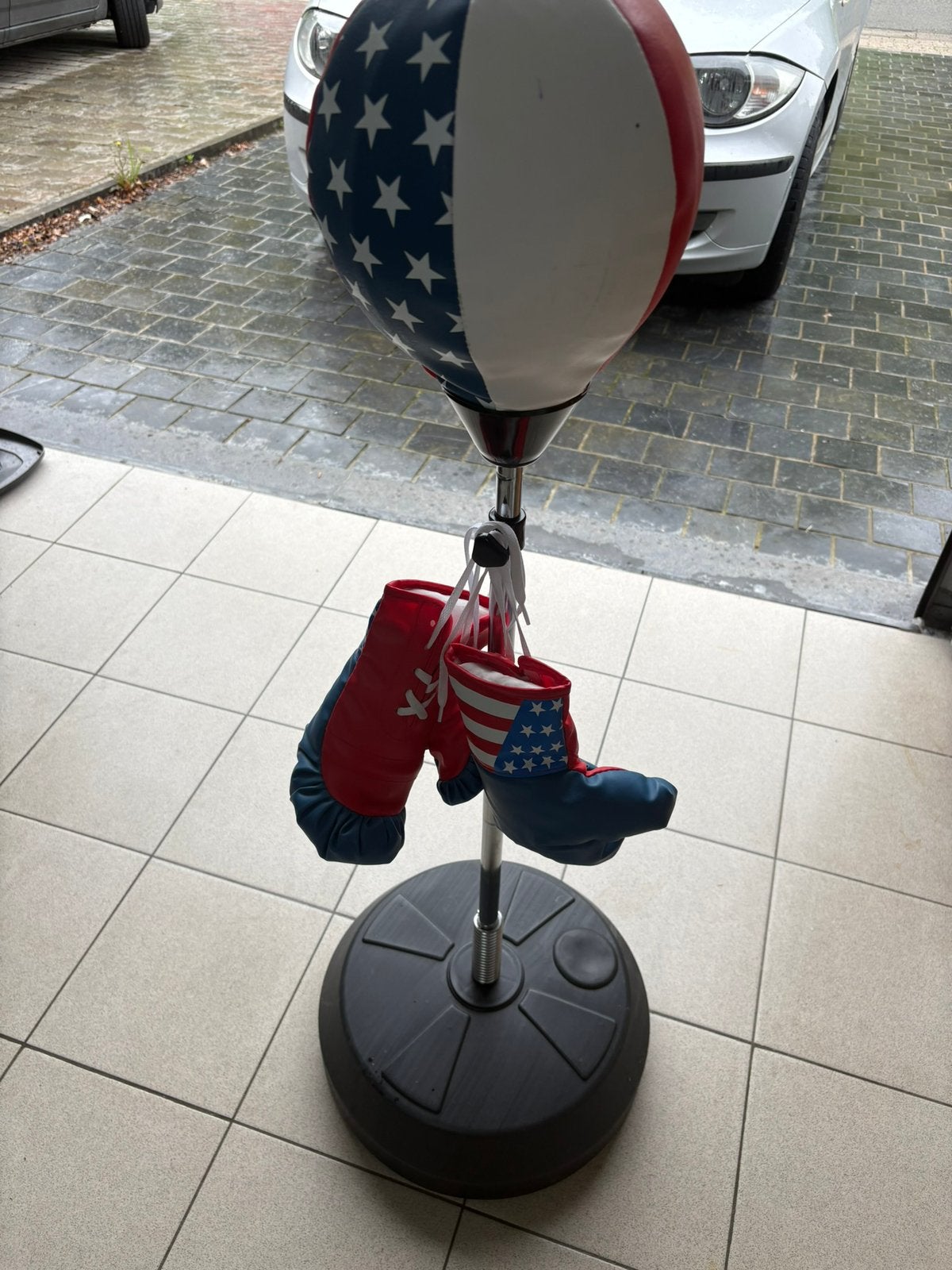 Boksbal met handschoenen (kinderen), Sport en Fitness, Ophalen, Zo goed als nieuw, Boksbal