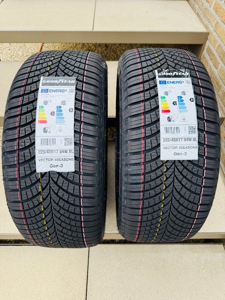 Pneus Goodyear, Autos : Pièces & Accessoires, Neuf, 245 mm, 4 Saisons, Véhicule de tourisme