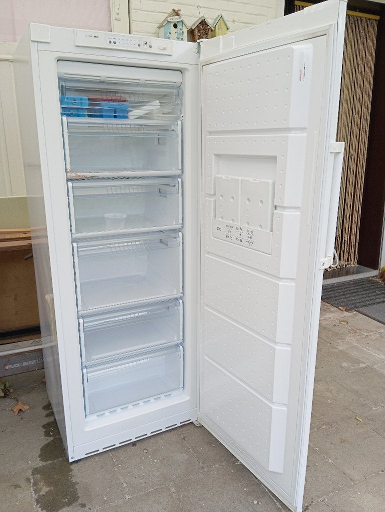 Diepvries Bosch, Elektronische apparatuur, 160 cm of meer, Zo goed als nieuw, Ophalen, Vrieskast