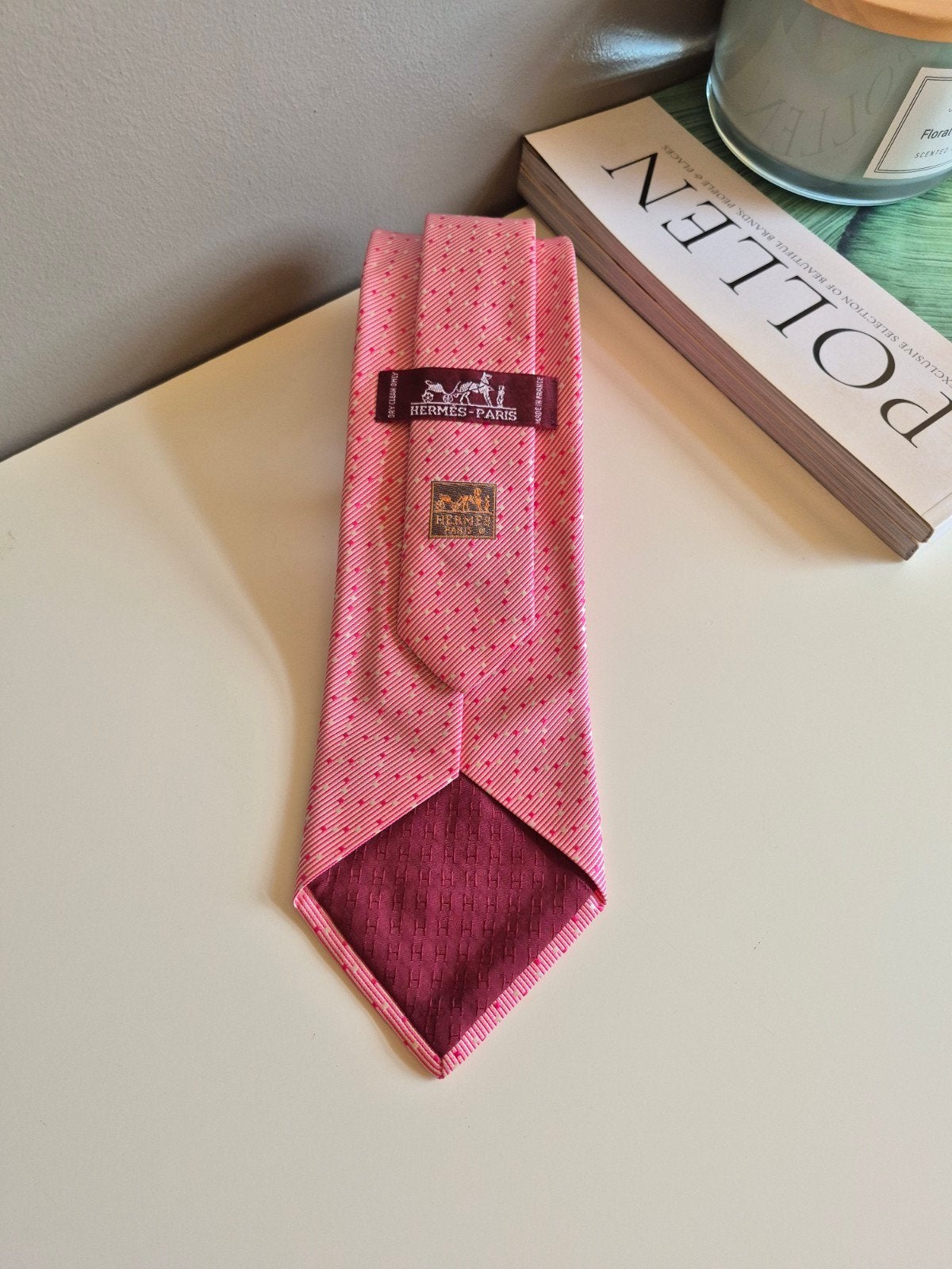Hermès zijden stropdas bordeauxrode geometrische patronen, Kleding | Heren, Stropdassen, Ophalen of Verzenden, Roze
