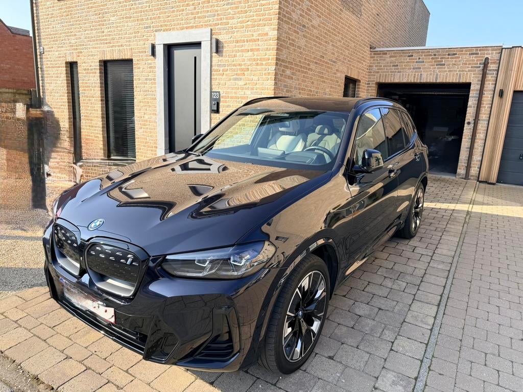 BMW iX3 M Sport model Impressive, Automaat, Achterwielaandrijving, 750 kg, Zwart