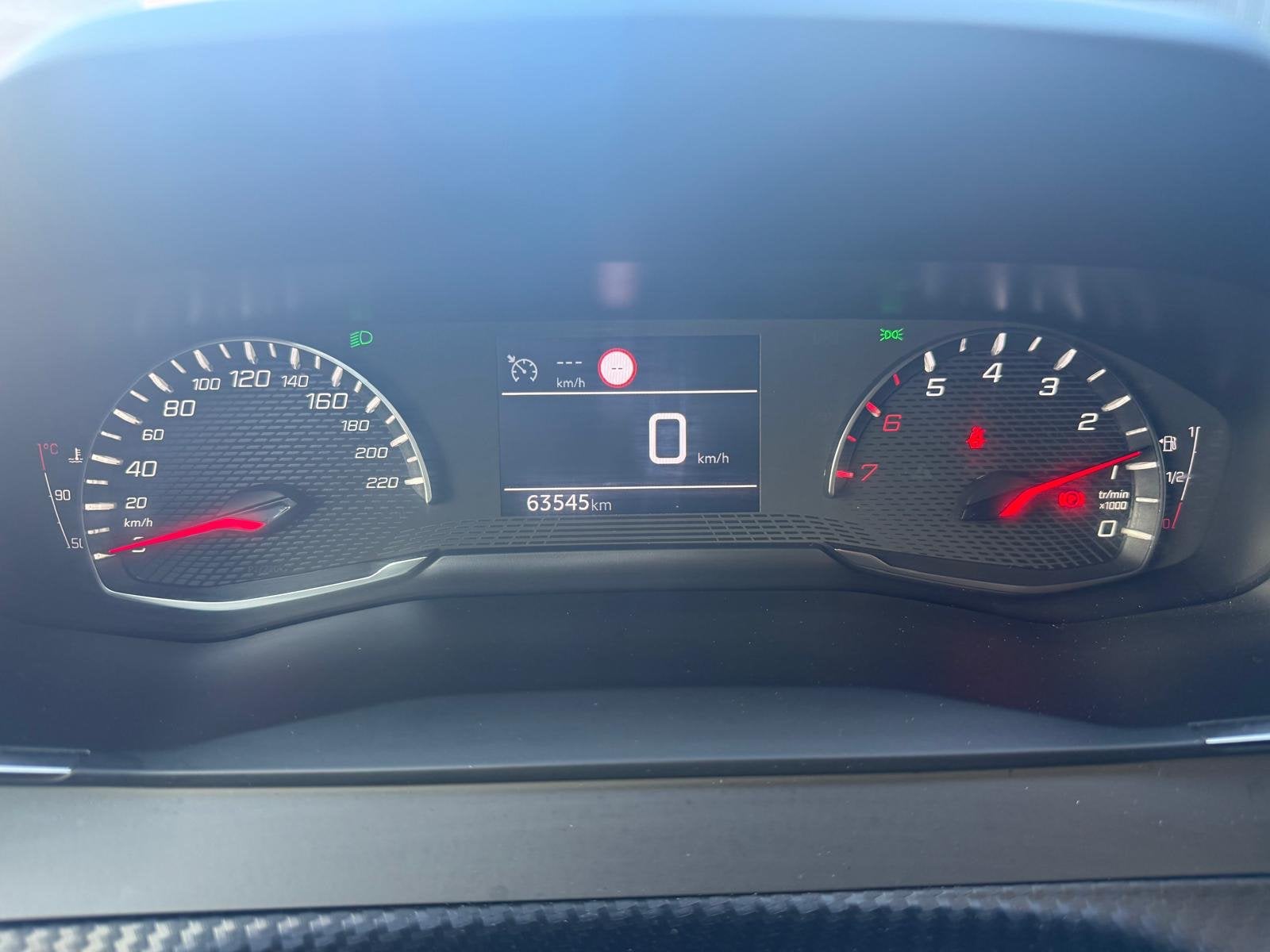 Peugeot 208 1.2 PURETECH 75 ACTIVE PACK 5D, Autos, 118 g/km, Achat, Euro 6, Entreprise