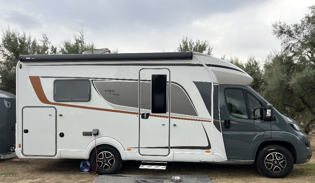 A vendre camping car BURTSNER LYSEO TD 644 G 2024, Caravanes & Camping, Jusqu'à 4, 6 à 7 mètres, Siège standard, Toilette à cassette