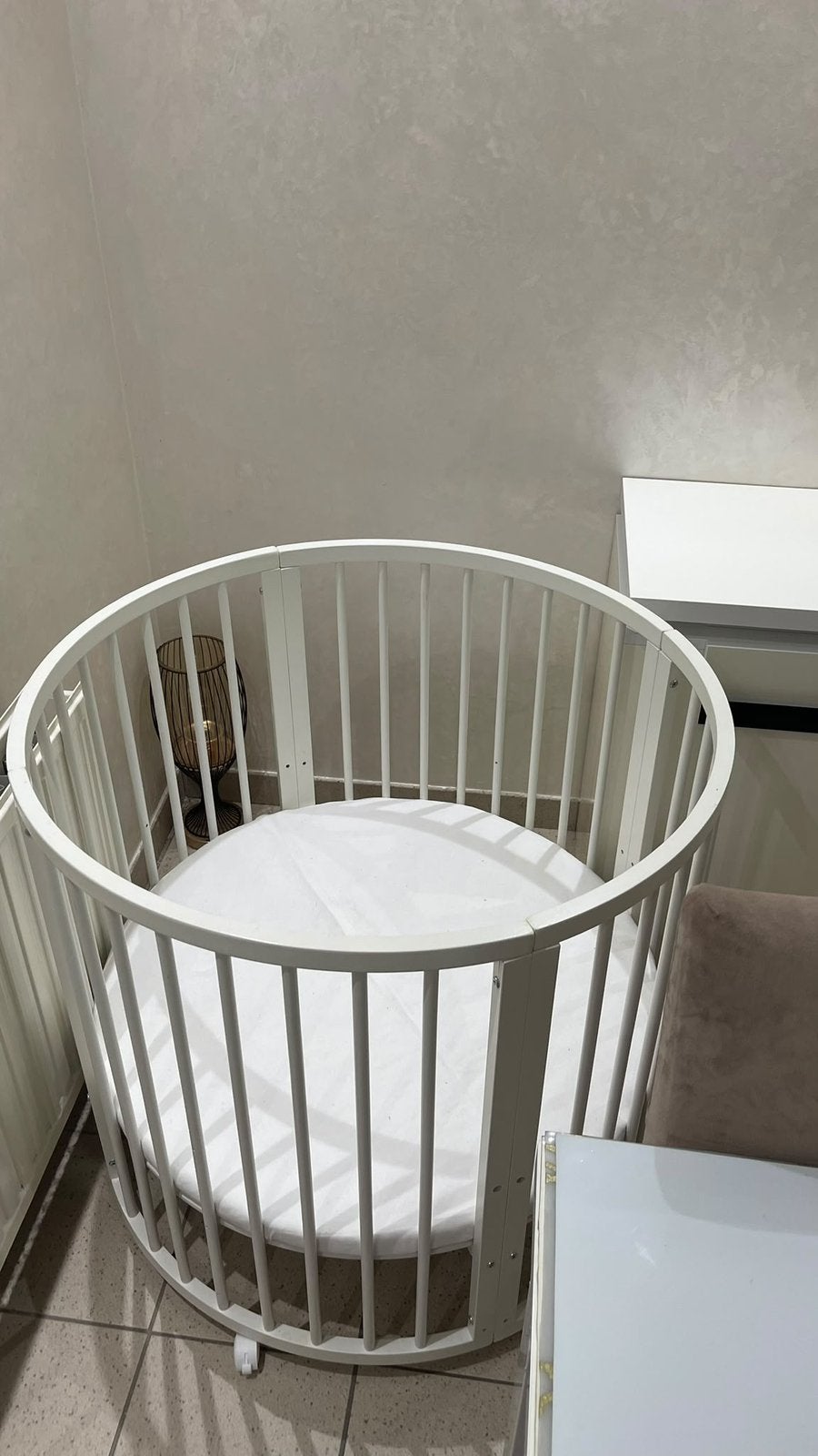 Babybox rond, Ophalen, Zo goed als nieuw, Rond