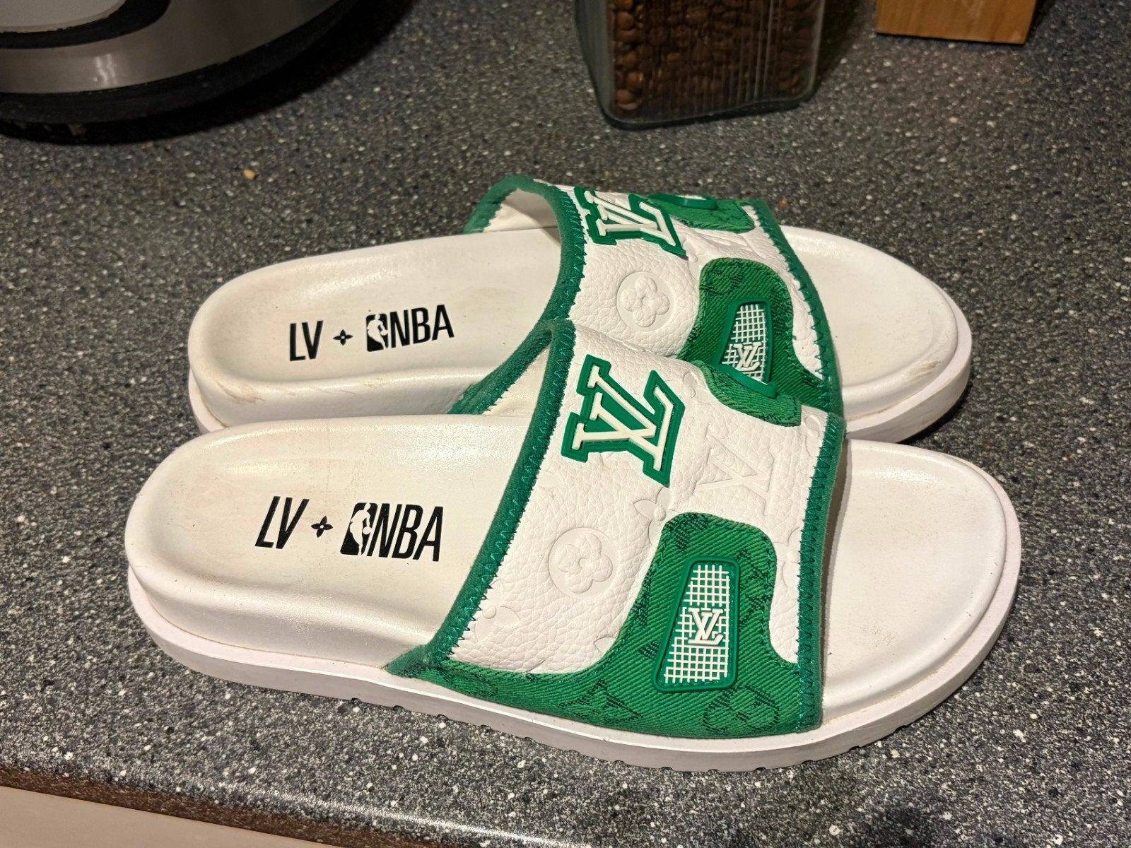 Slippers Louis Vuitton ,41, Kleding | Heren, Schoenen, Ophalen of Verzenden, Zo goed als nieuw, Slippers