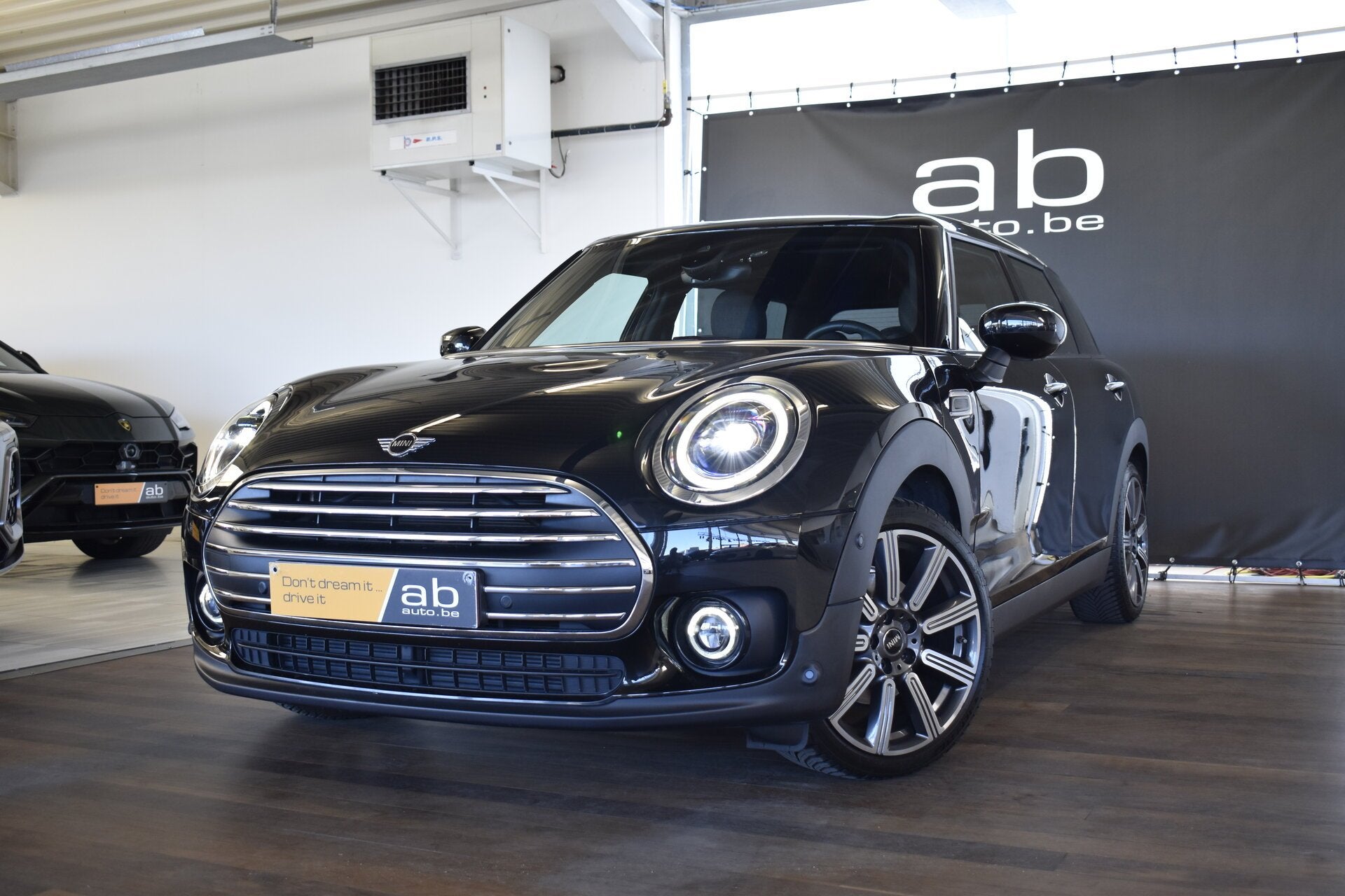MINI Cooper Clubman COMFORT ACCESS, CARPLAY, LED, 18" INCH, Auto's, Mini, Bedrijf, 5 deurs, 3 cilinders, https://public.car-pass.be/vhr/cf4067eb-62a8-449d-b368-8850d69ca492