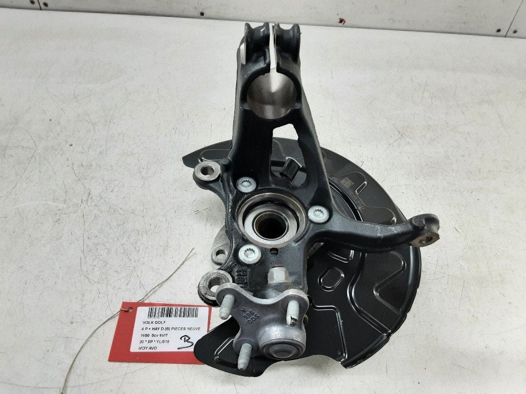 MOYEU DE ROUE AVANT DROIT Golf VII (AUA) (5Q0400054KJ), Volkswagen, Mevr. I. Hauben, Utilisé, Rue de l'Espoir 34 34
4030  GRIVEGNÉE, BE