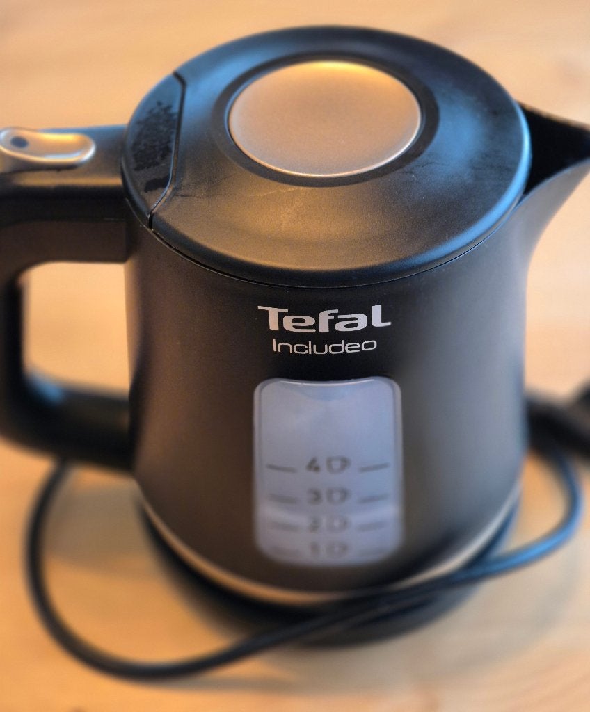 Tefal Includeo Waterkoker 1L Zwart, 1 tot 2 liter, Ophalen of Verzenden, Zo goed als nieuw, Draadloos