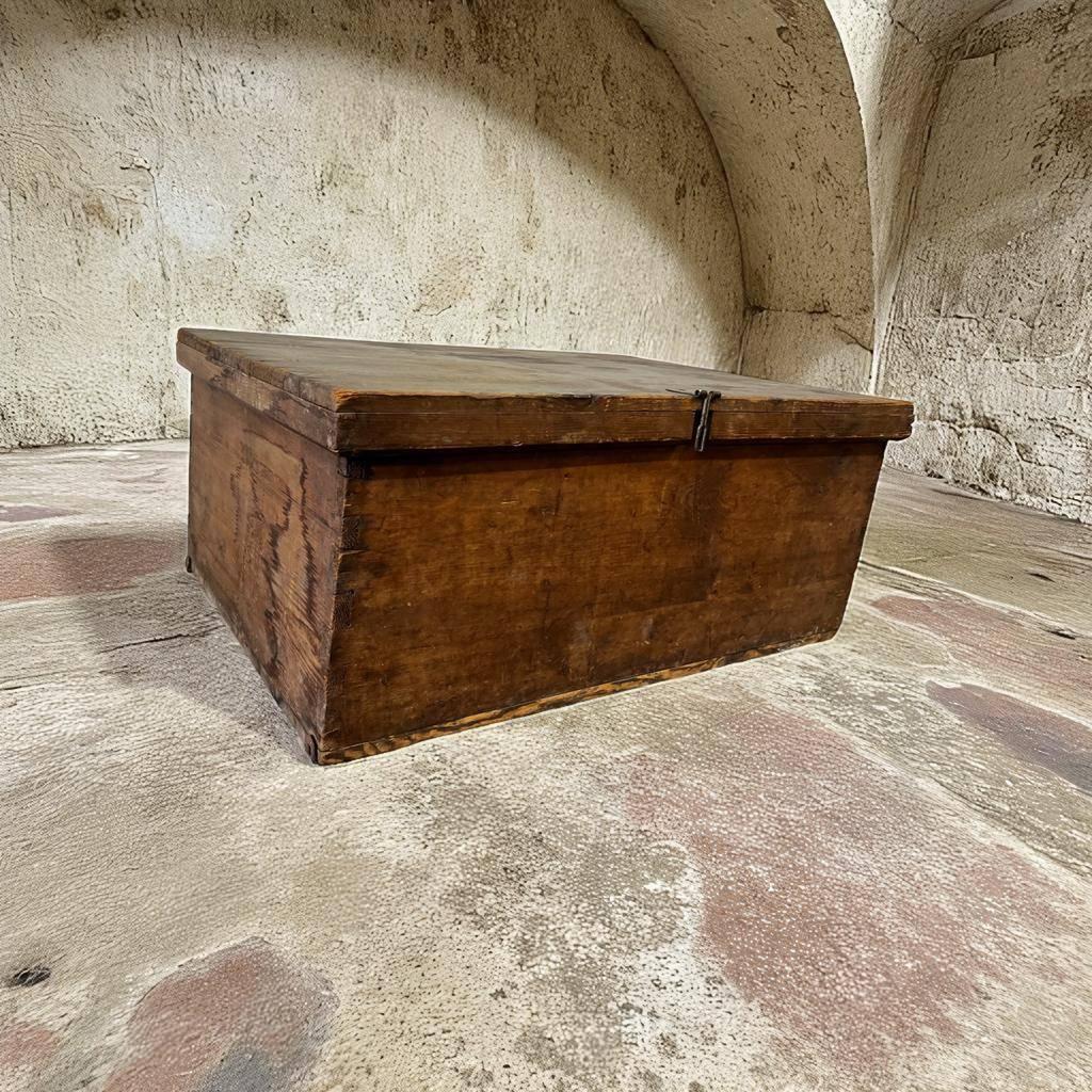 Vintage houten kist / bijzettafel / coffee table, Huis en Inrichting, Woonaccessoires | Kisten, Ophalen