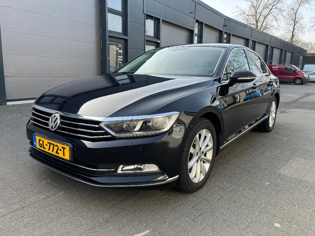 Volkswagen Passat 1.4 TSI 110 KW Bluemotion, Auto's, Volkswagen, Voorwielaandrijving, Zwart, 1395 cc, Handgeschakeld