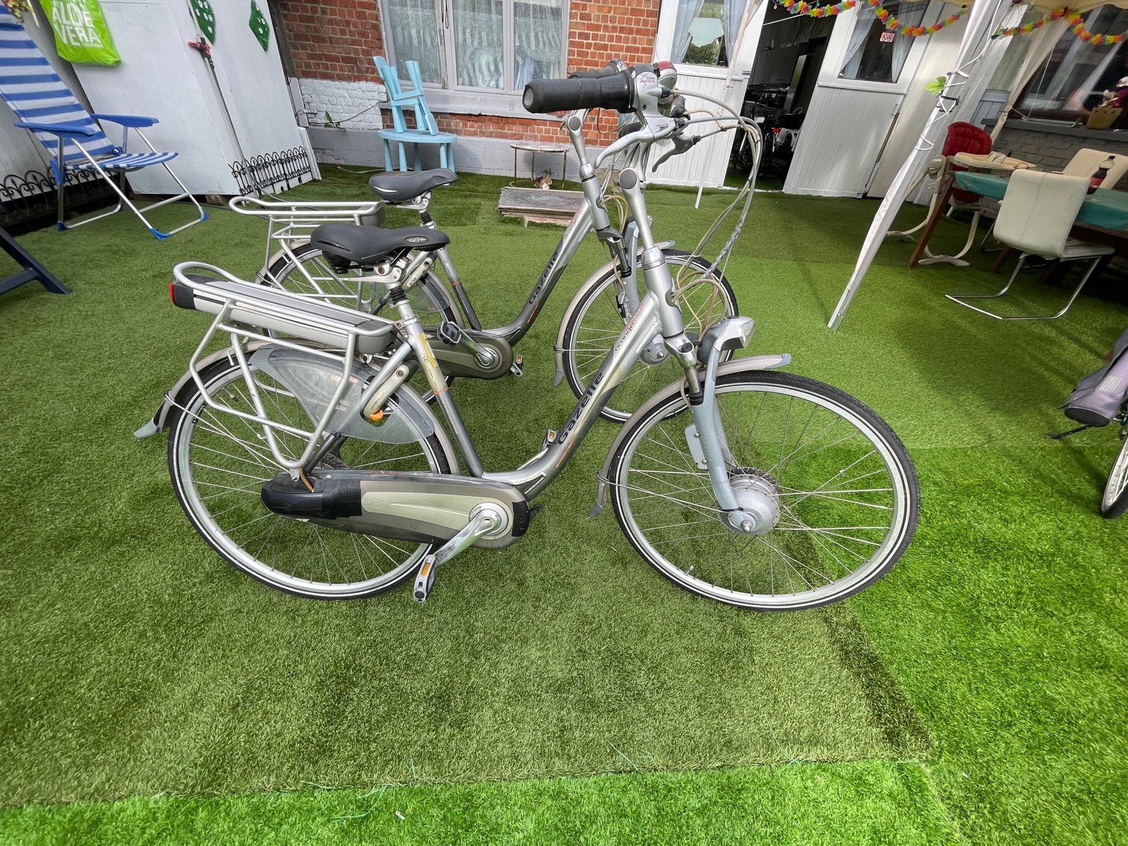 Fiets elektriesch gazzele oranje 2 stuk, Fietsen en Brommers, Ophalen, Zo goed als nieuw