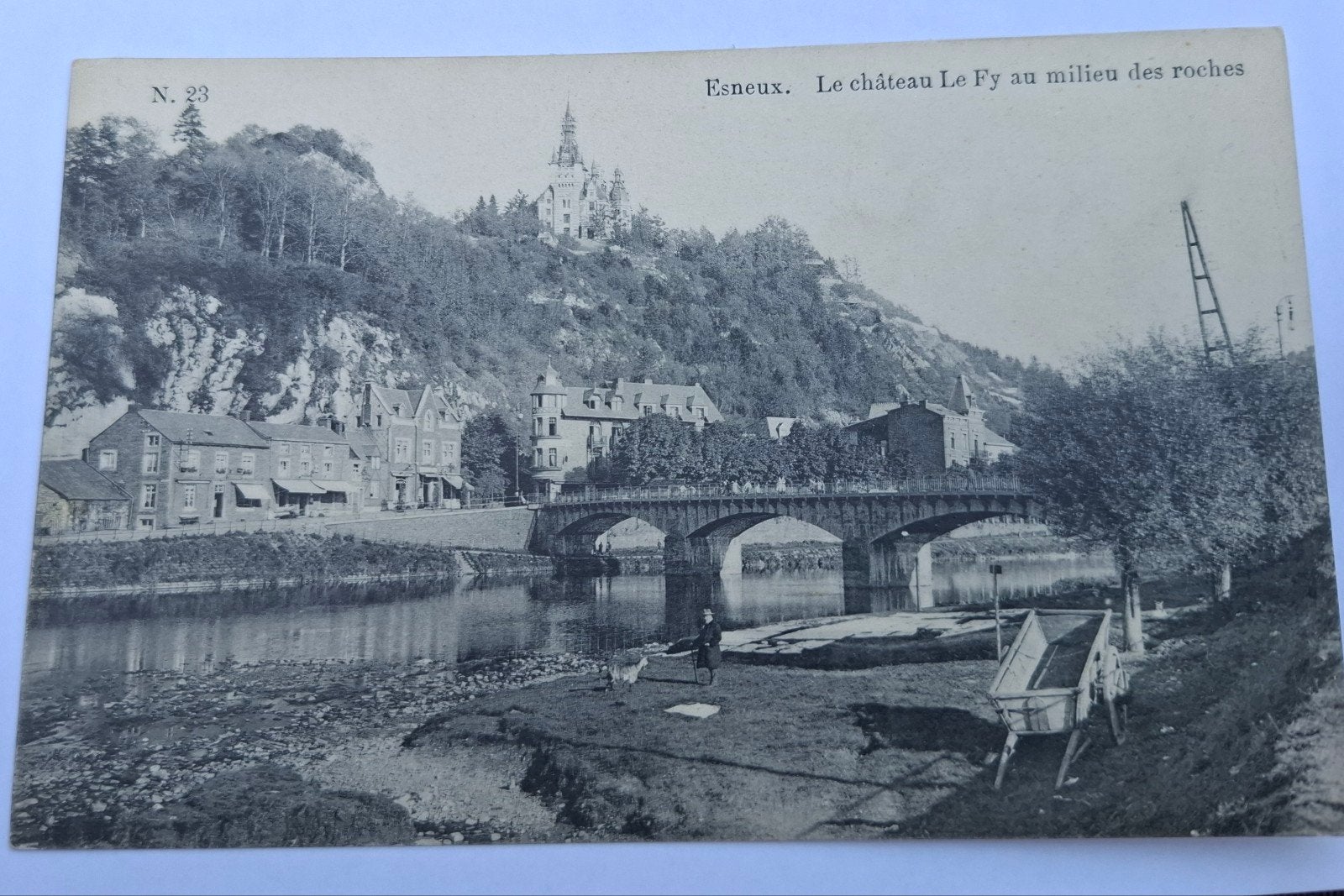 Esneux château Le Fy au milieu des roches, Enlèvement ou Envoi