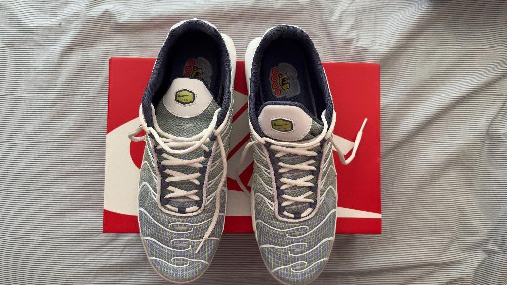 Nike Air Max Plus 48.5 (white, lime, blue), Vêtements | Hommes, Chaussures, Enlèvement ou Envoi, Autres couleurs, Nike, Porté