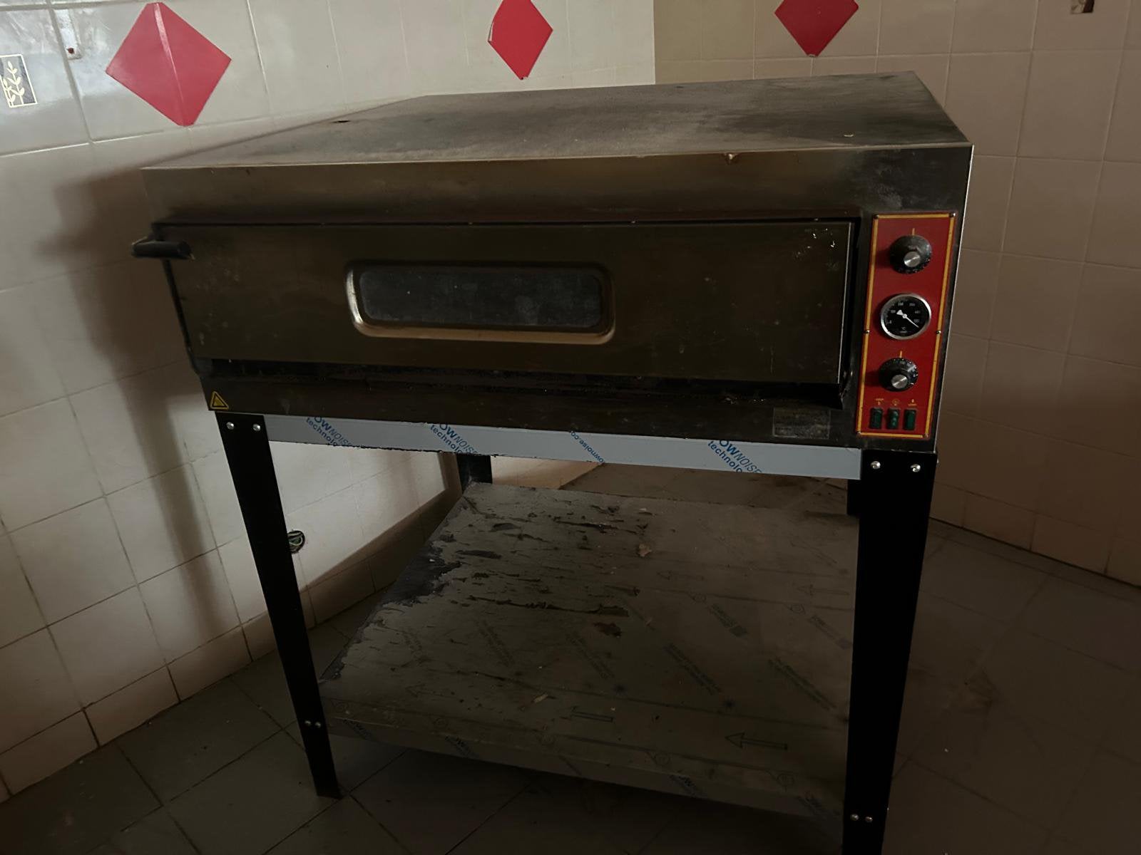 Four pizza pro, Enlèvement