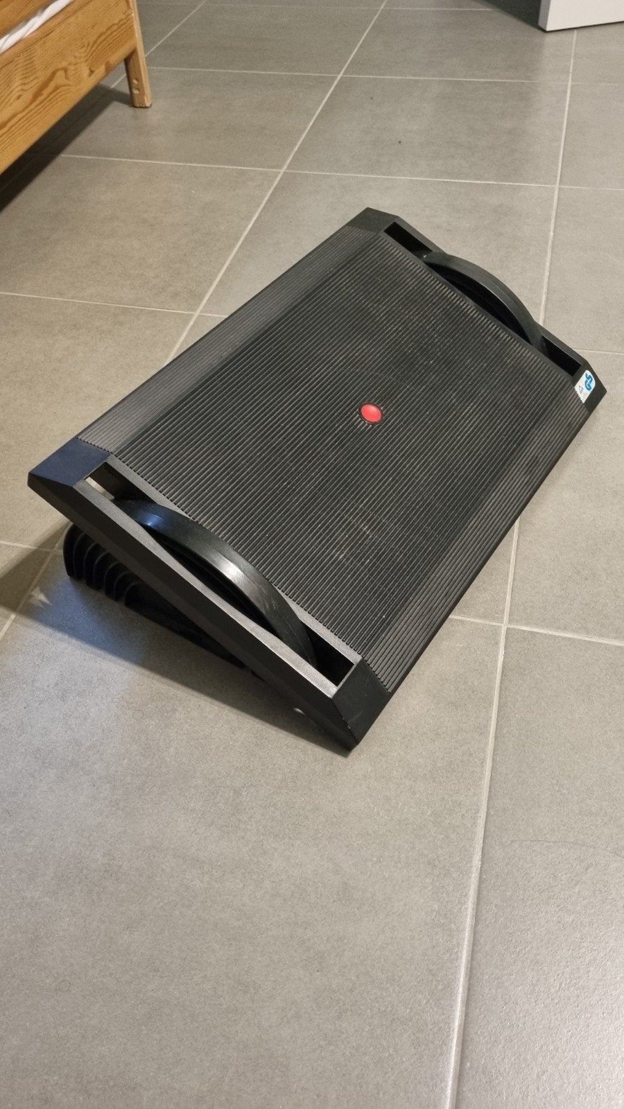 Step for resting feet, Computers en Software, Laptopstandaarden, Ophalen