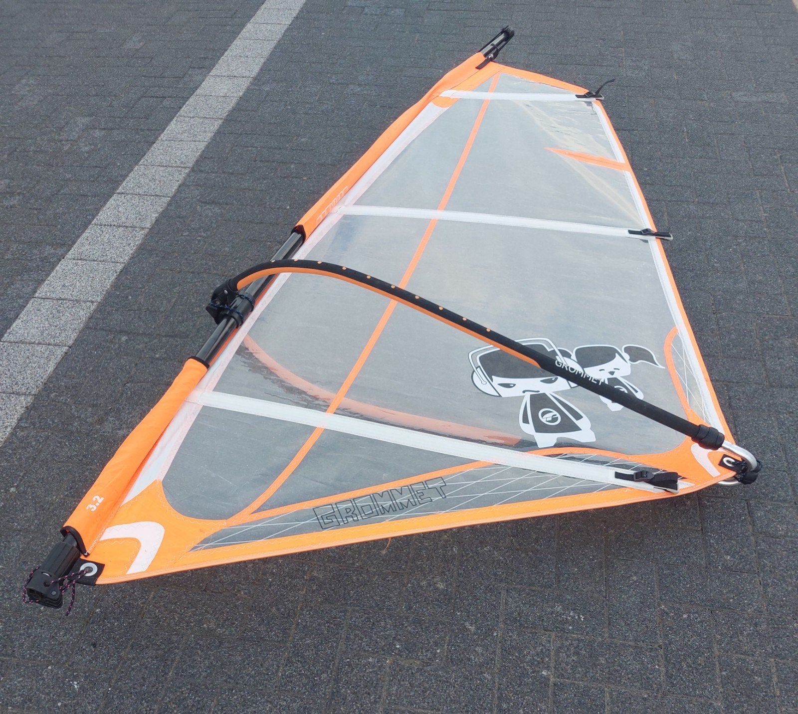 kinderzeiltjes 3.2 m² en 3.8 m² grommet dunne mast en giek., Sports nautiques & Bateaux, Planche à voile, Moins de 3.5 m², Réglable