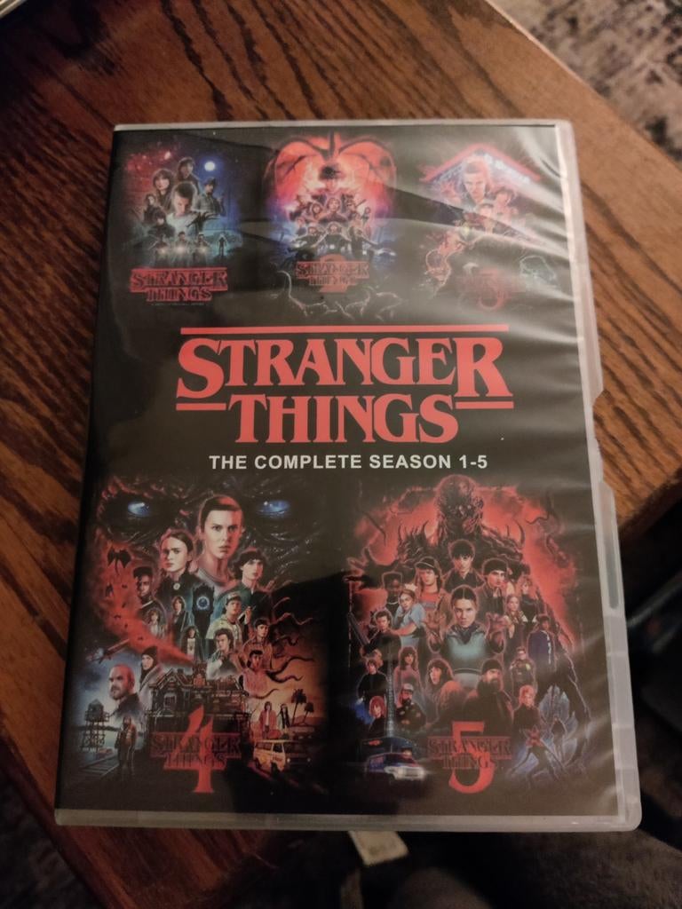 Dvd-box Stranger things complete series 1-5 import Engeland, Cd's en Dvd's, Ophalen of Verzenden, Horror