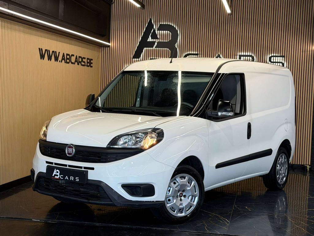 Fiat Doblò 1.4i * UTILITAIRE * 1ER PROPRIETAIRE *, Stof, Gebruikt, 4 cilinders, 95 pk