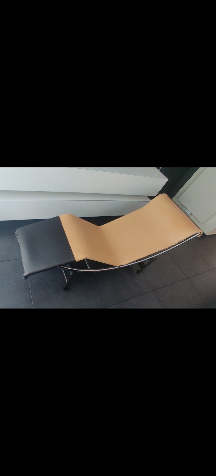 Cassina LC4 Chaise Longue – Louis Vuitton, Enlèvement