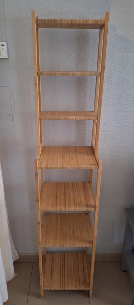 Étagère en bambou Ikea, Enlèvement