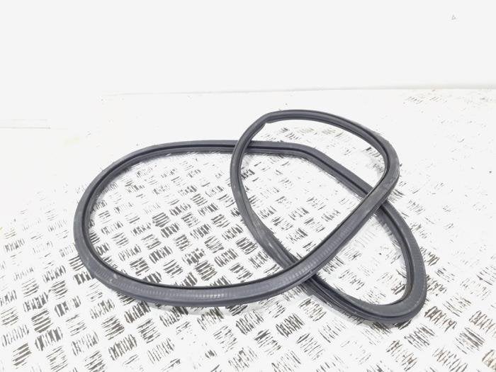 Portierrubber 4Deurs links-achter van een Audi Q3, Gebruikt, -, -, -