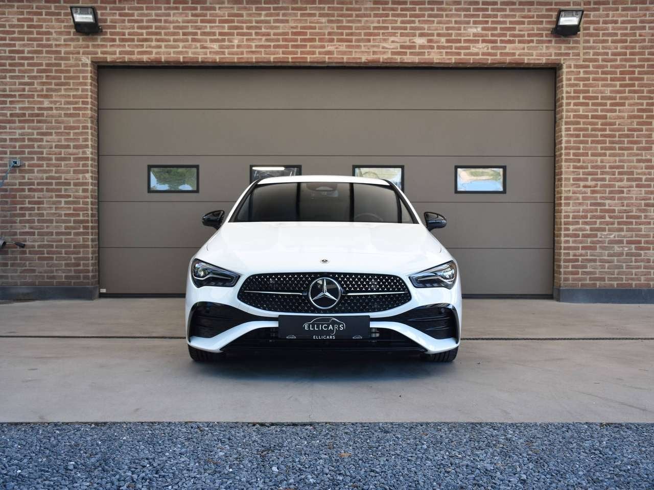 Mercedes-Benz CLA 200 2.0 D SHOOTING BRAKE / AMG LINE / GPS, CLA, Zwart, 4 cilinders, https://public.car-pass.be/vhr/e57c3bd5-01bb-4ecf-8c6d-4fd56c592b3c