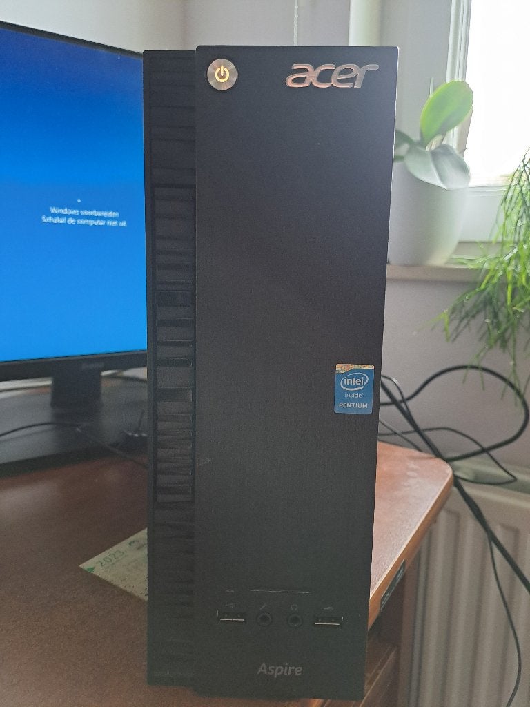 Acer home computer, Computers en Software, 2 tot 3 Ghz, 8 GB, Ophalen of Verzenden, Zo goed als nieuw
