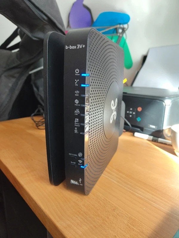 B-Box 3V+ modem router, Computers en Software, Ophalen of Verzenden, Gebruikt, Router met modem, Proximus