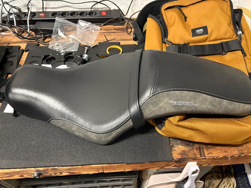 Harley-davidson Badlander Duo seat, Motoren, Ophalen, Gebruikt