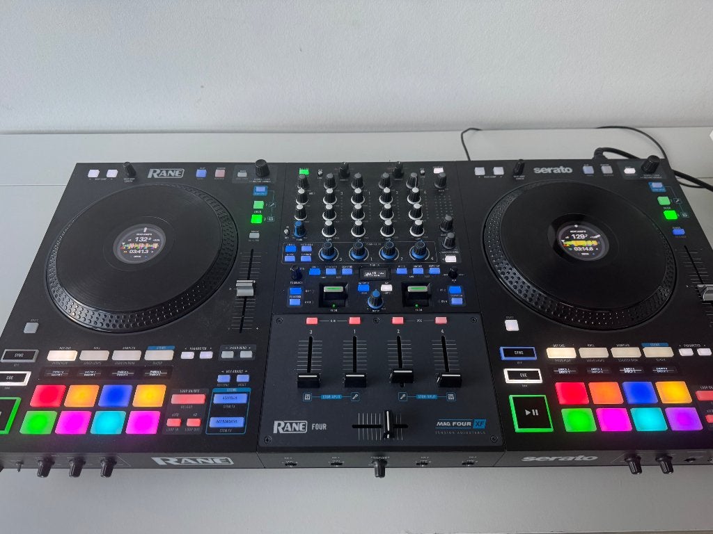 Rane four, Enlèvement ou Envoi, Comme neuf, DJ-Set, Pioneer