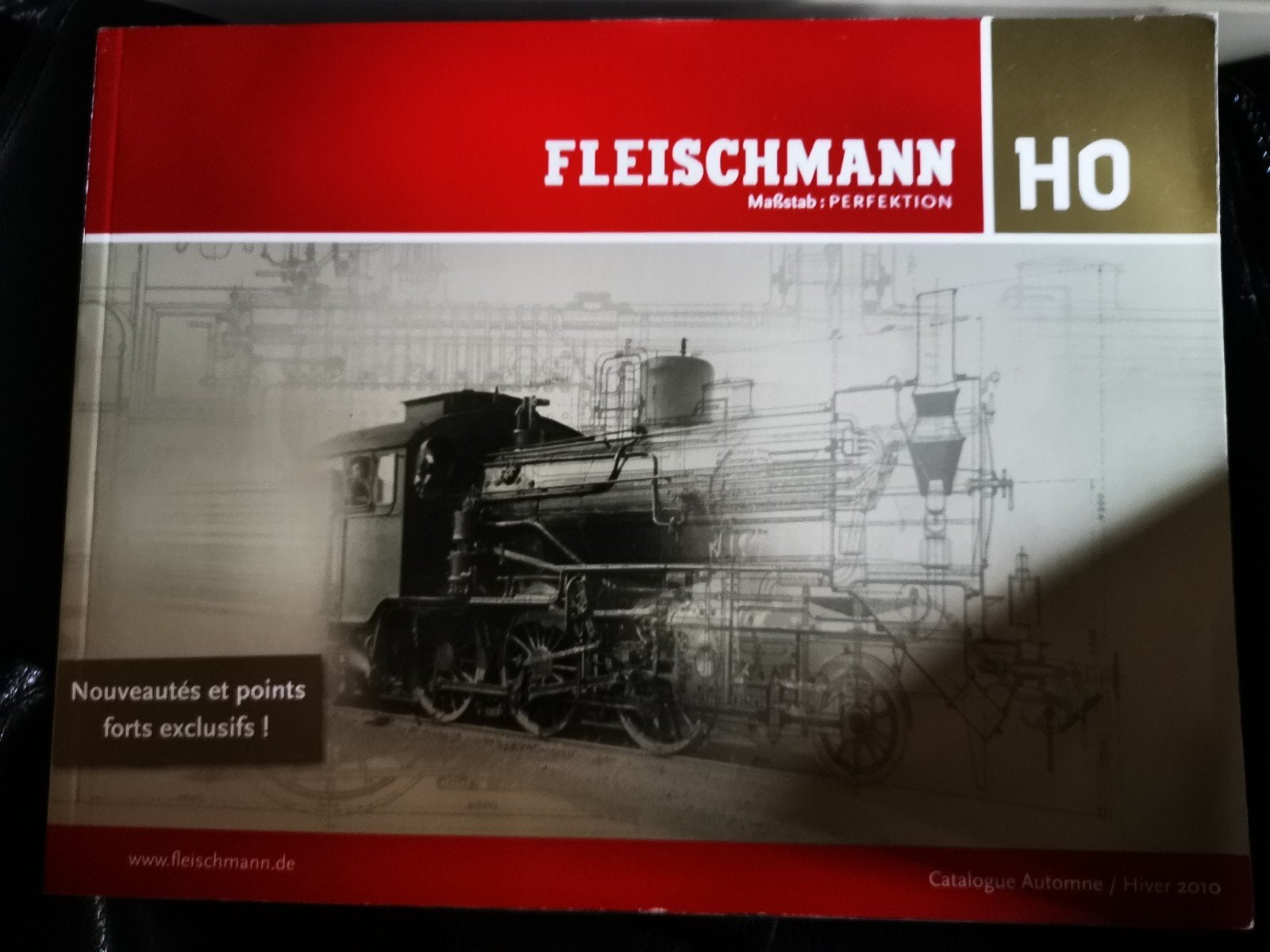 fleischmann ho catalog 2010, Hobby en Vrije tijd, Ophalen of Verzenden, Zo goed als nieuw, Boek, Tijdschrift of Catalogus, Fleischmann