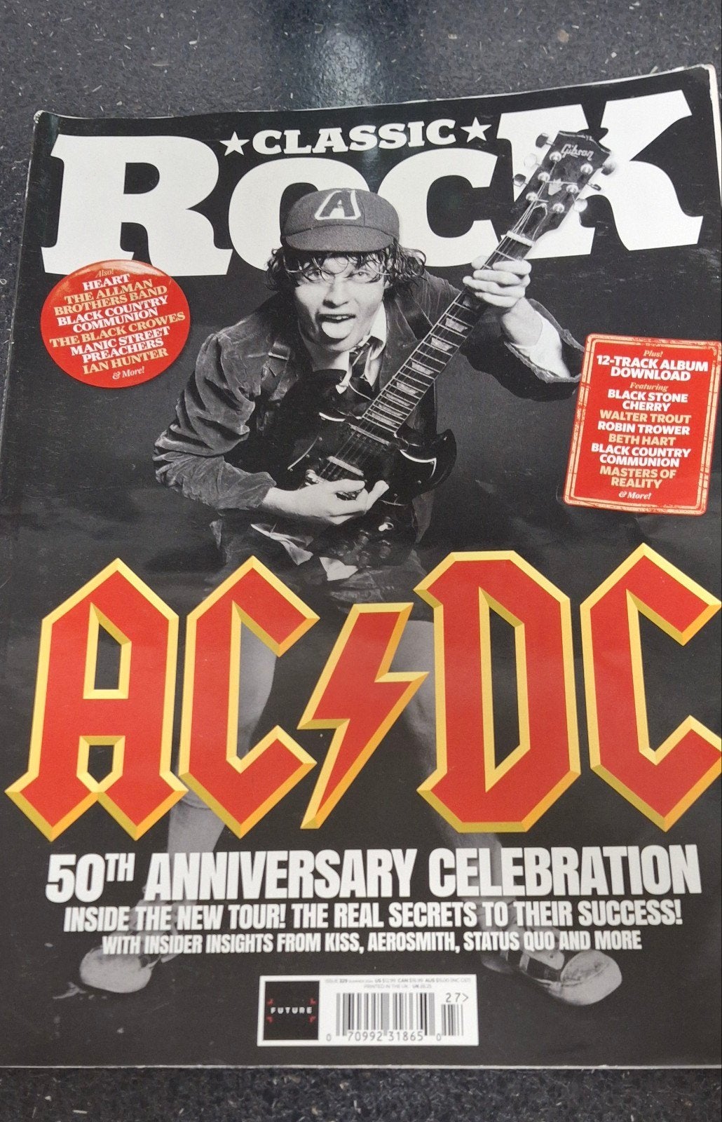Magazine Rock ACDC 50 jarig bestaan artikel fotos, Ophalen of Verzenden, 1980 tot heden, Tijdschrift