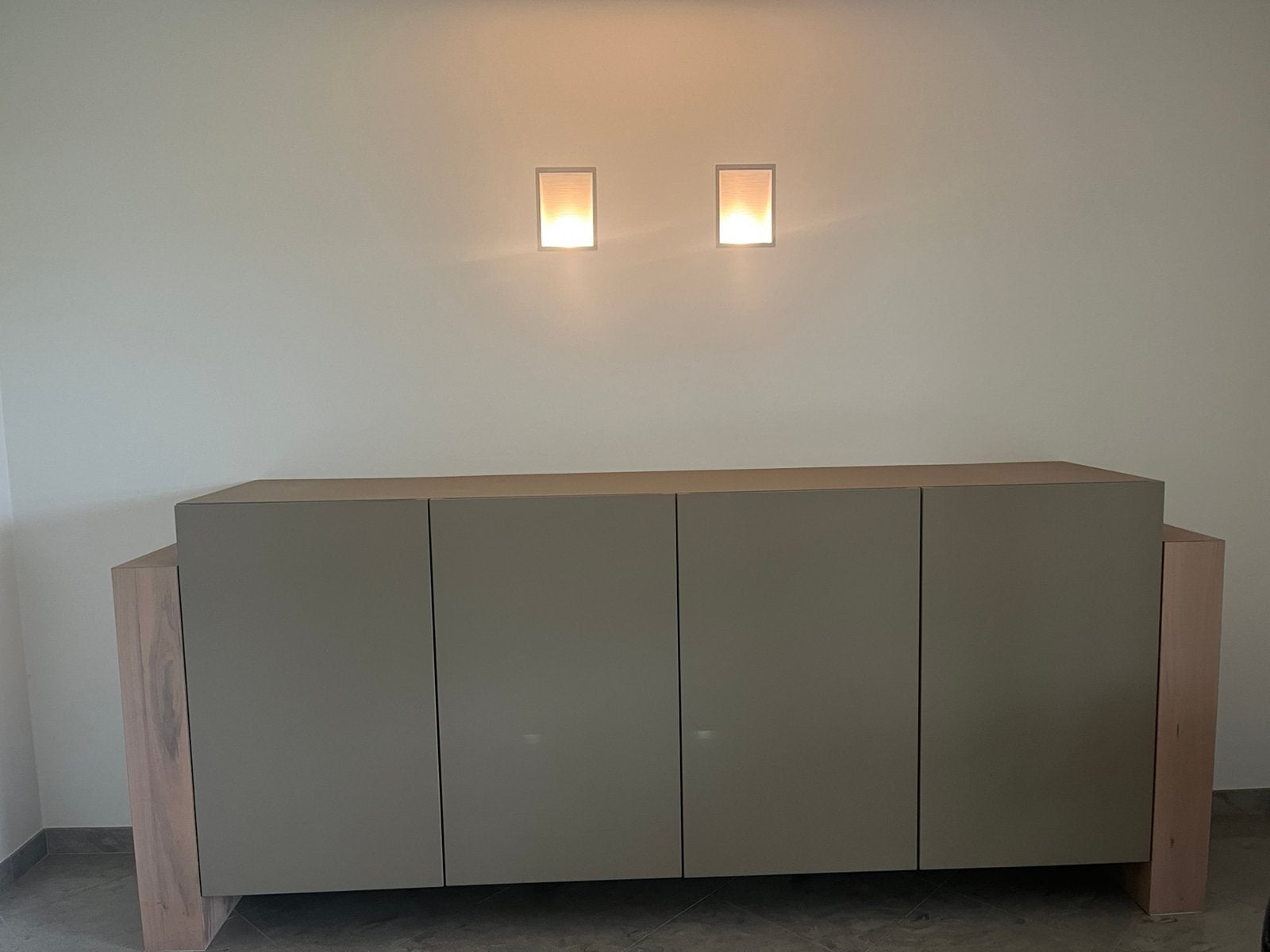 Meuble mural/buffet spacieux 4 portes, 200 cm ou plus, Modern strak, Comme neuf, Enlèvement