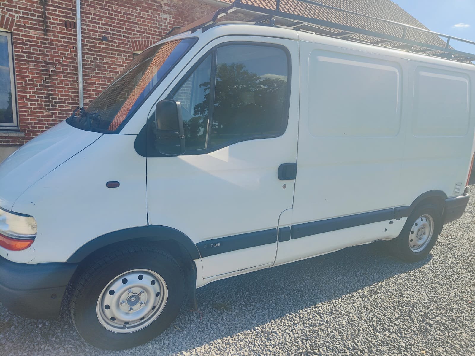 Renault master l1h1 2001 2.8 liter 3500 trekgewicht, Auto's, Bestelwagens en Lichte vracht, Voorwielaandrijving, Renault, Wit