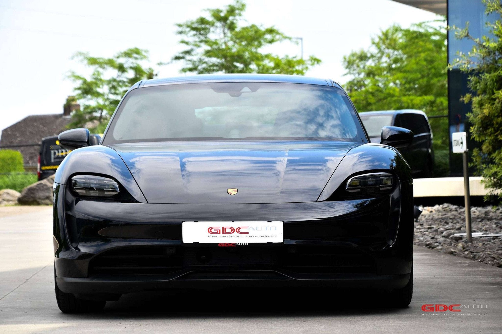 Porsche Taycan Luchtvering l Pano l Sport Chrono Plus l Adap, Autos, Porsche, Cuir, Achat, 408 ch, 4 portes