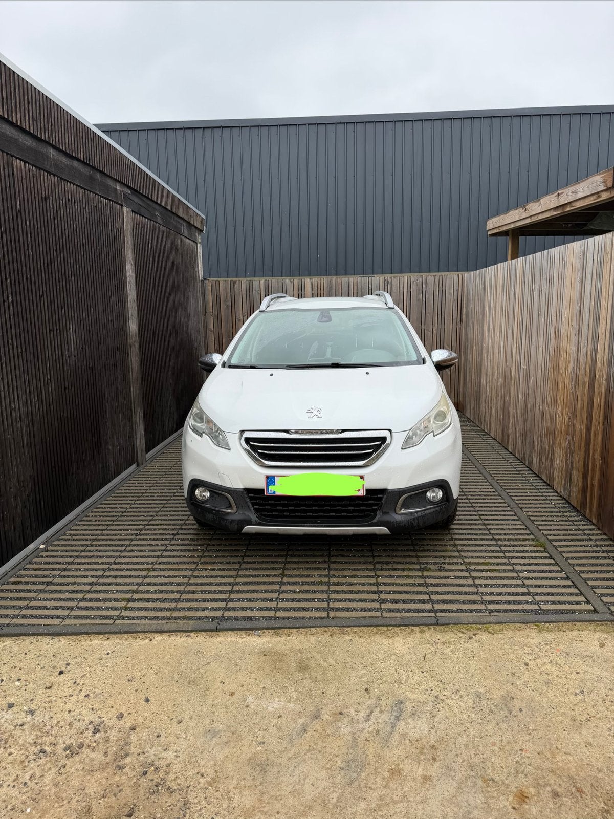 Peugeot 2008 - 1.6 (2014 - essence), Autos, Euro 5, Capteur de stationnement, 1270 kg, Boîte manuelle