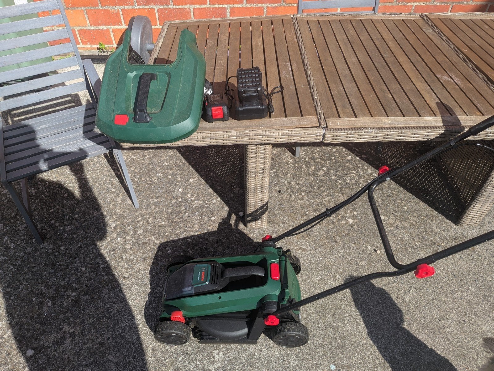 Tondeuse à gazon à batterie Bosch Rotak 32, Tondeuses à gazon sur batterie, Tondeuse rotative, Fonction de mulching, Comme neuf
